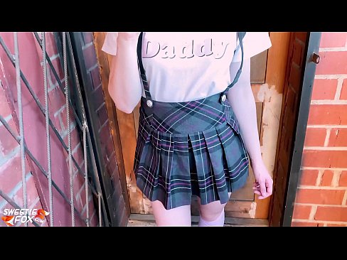 ❤️ L'escola es xucla la polla profundament i la folla en lloc de les classes. ️❌ Súper porno a nosaltres
