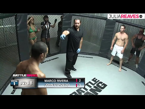 ❤️ Ultimate Fighter es folla a una noia número just després d'una baralla al ring ️❌ Súper porno a nosaltres
