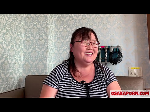 ❤️ La mare japonesa grassa ensenya les seves grans pits i gaudeix d'una joguina sexual. Una mare asiàtica de 51 anys parla de la seva experiència sexual. Yukiko 1 OSAKAPORN milf grassa ️❌ Súper porno a nosaltres