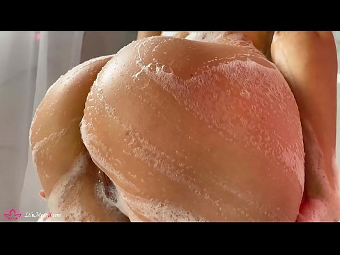 ❤️ La morena es masturba el cony amb un vibrador fins a un orgasme intens a la dutxa ️❌ Súper porno a nosaltres