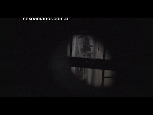 ❤️ Blondie és gravada en secret per un voyeur del barri amagat darrere de maons buits ️❌ Súper porno a nosaltres
